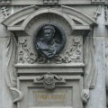 Паметника на Левски