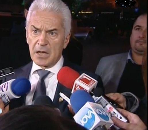Волен почерпен налита с охраната си на мъж на летище "Варна". После го бият на спирка Волен почерпен налита с охраната си на мъж на летище "Варна". После го бият на спирка
