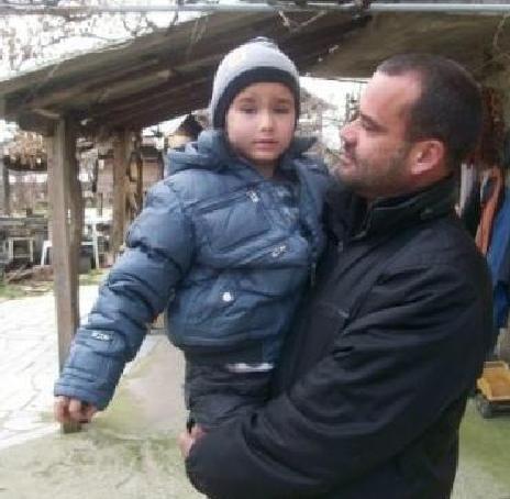 Коледно чудо в дома на баща, който отглежда сам болно дете Коледно чудо в дома на баща, който отглежда сам болно дете