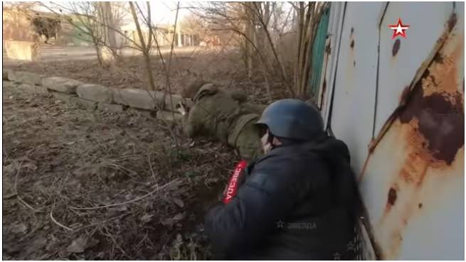 Донбас отново под обстрел: украински военни стрелят по жилищни сгради